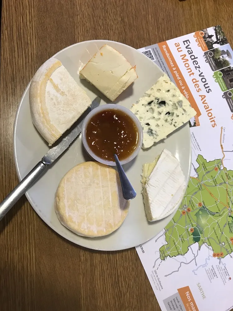 Plateau de Fromages Accompagné de Confiture Maison